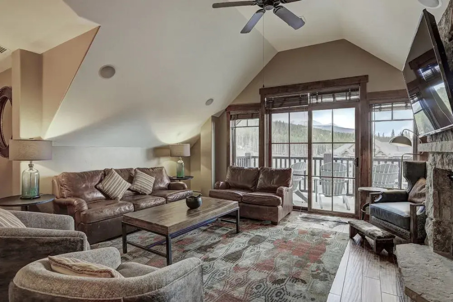 4 Bdrm/4 Bath on Peak 7- Luxury & Modern Condo