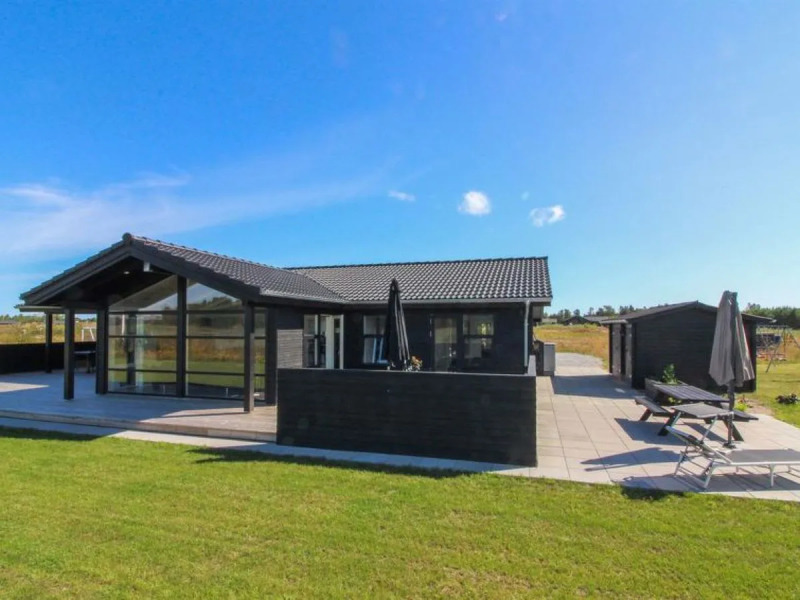 "Ariadne" - 900m from the sea in NE Jutland