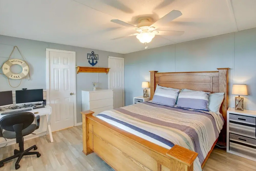 Bright Byrdstown Home w/ Views of Dale Hollow Lake