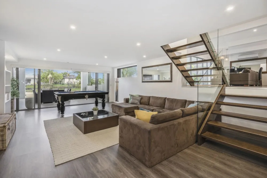 Essence House - 4 Bedroom Holiday Home