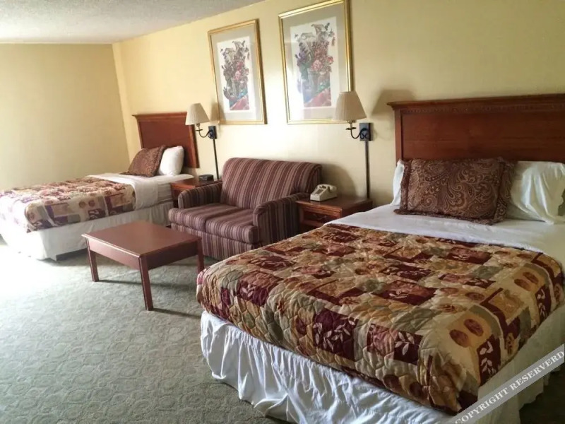 Ramada Pine Bluff