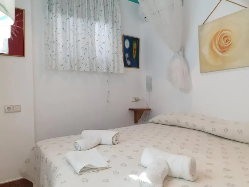 Doña Lola Micaela from line beach apartment with sea views sunrounded by bars and restaurants-CS208