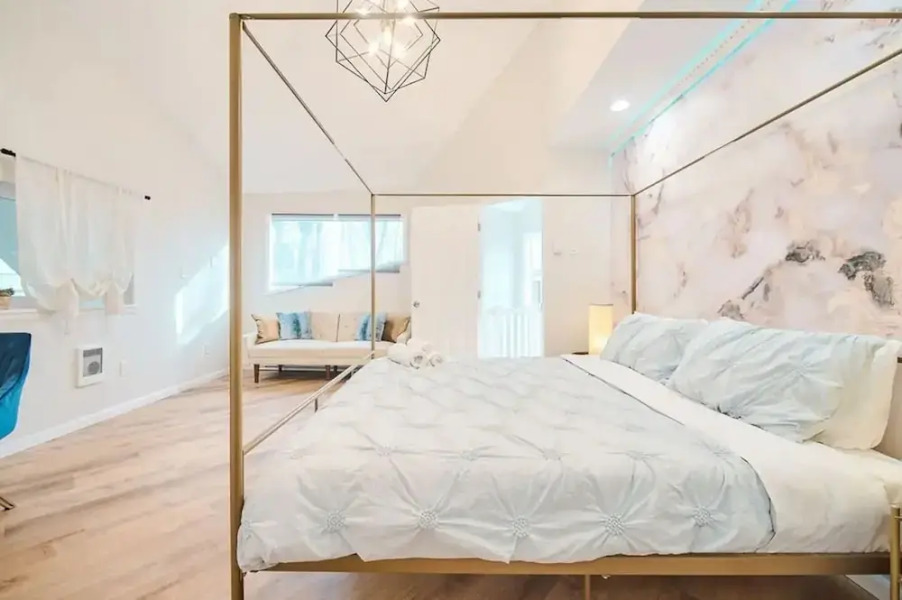 Luxury Family Escape Hottub/sauna/billiard/pool 4 Bedroom Home by RedAwning