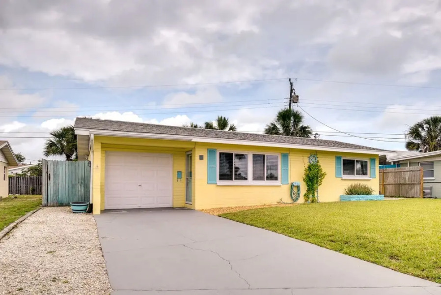 Ormond Beach Vacation Rental: Walk to Beaches!