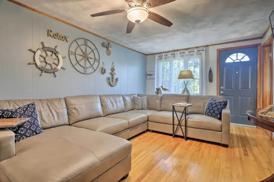 Football Fans Lake Retreat - 5 Mins to Gillette!