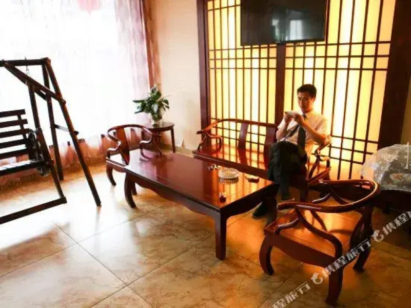 Wuzhen Fengzeyuan Inn