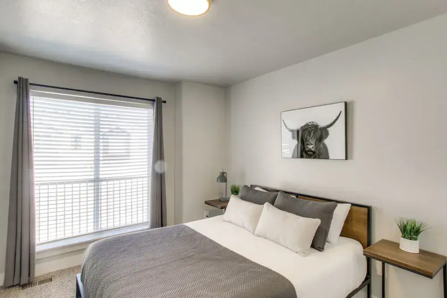 Garden City Townhome, Close to Parks + Downtown!