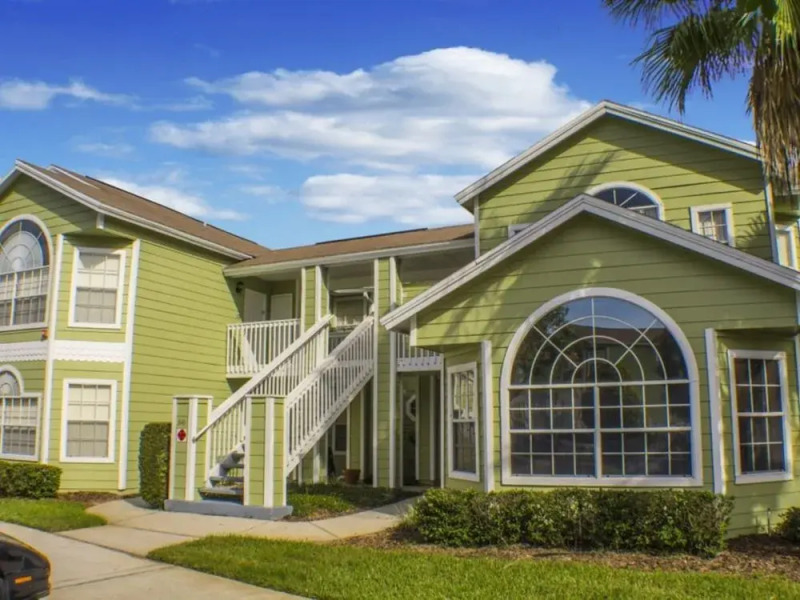 3 Bedrooms Condo by RedAwning