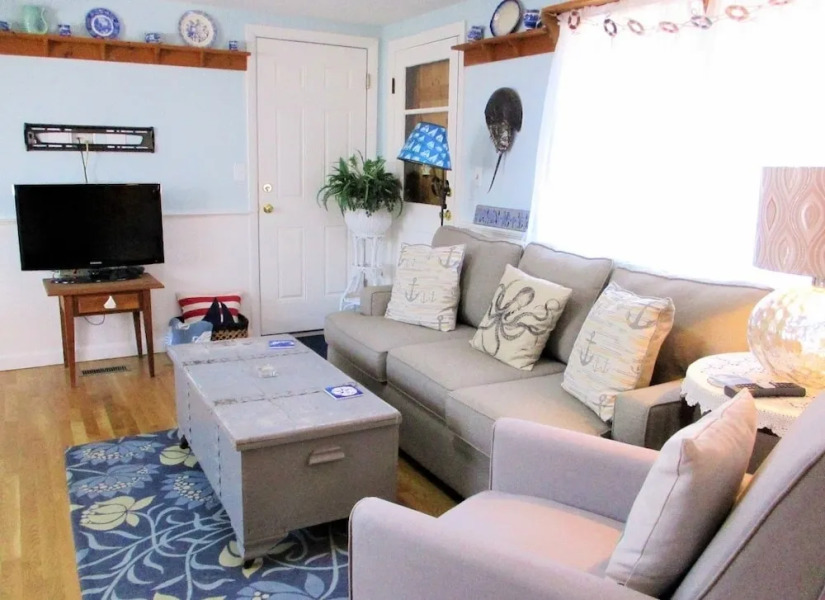 387 Strawberry Hill - 4 Bedroom House