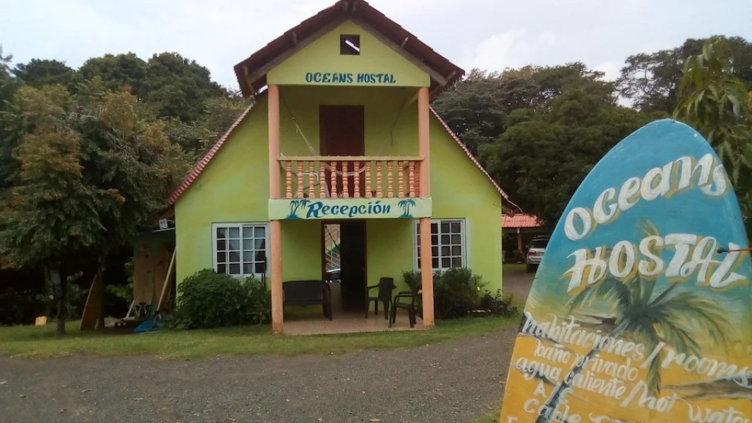 Oceans Hostal