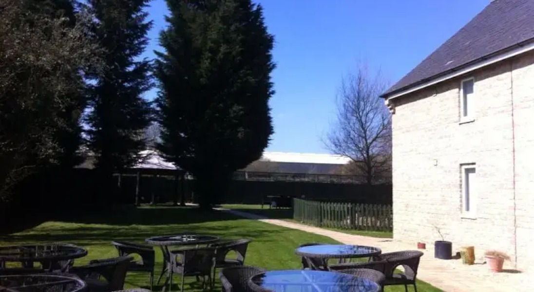 The Tally Ho Hotel - B&B