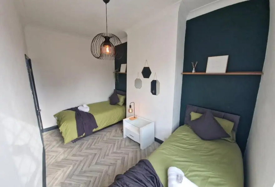 Charming 4-bed House in Wednesbury