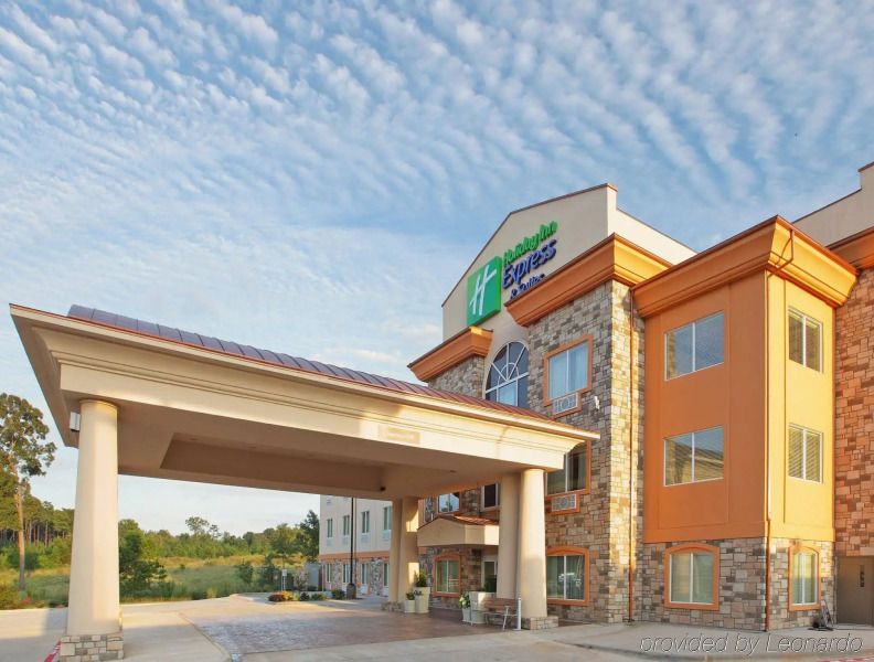 Holiday Inn Express & Suites Marshall by IHG