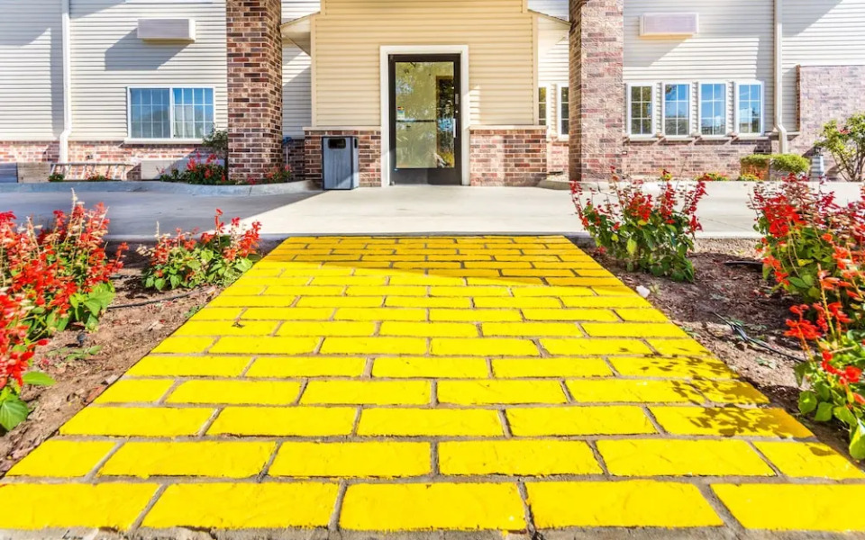 Wamego Inn And Suites