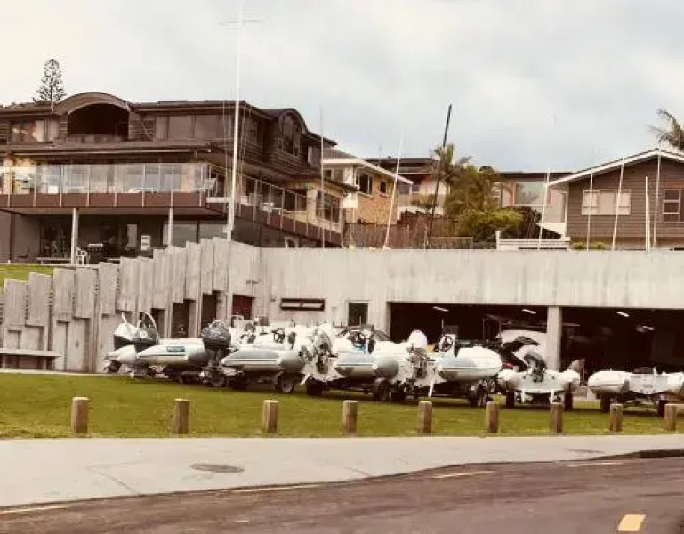 Whitby Studio - Mairangi Bay Beach