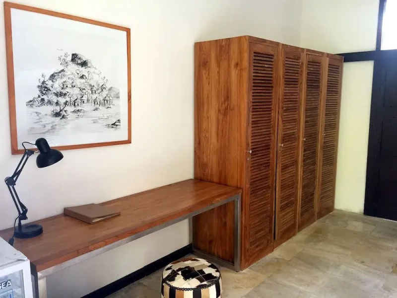 Wave House - Surf Camp