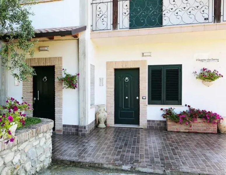 Il Gigante Che Dorme