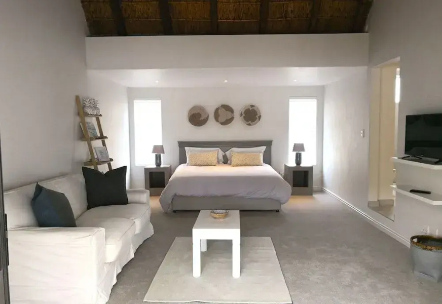 Canal Guest House
