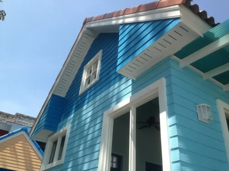 Teeny Beach Bungalow