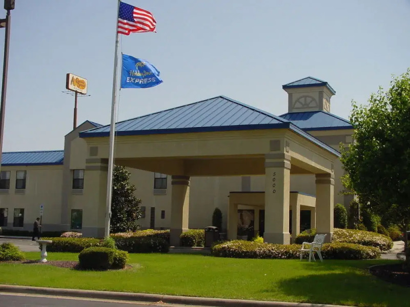 Holiday Inn Express Hotel & Suites Wilson I-95