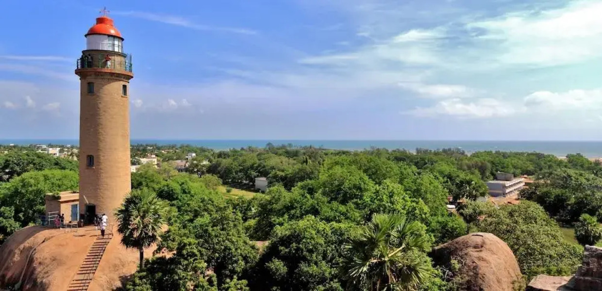 Capital O 69257 Lee Crysstal