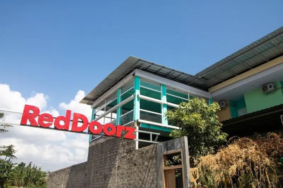 Formerly RedDoorz Plus Kantor Bupati Banyuwangi