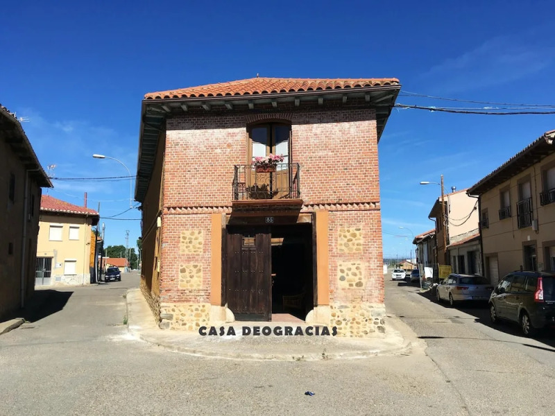 House With 4 Bedrooms in Veguellina de Órbigo, With Furnished Terrace