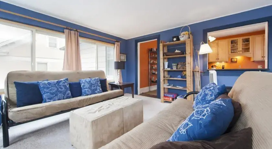 S&J Uptown Downtown Chain Of Lakes Art Museum