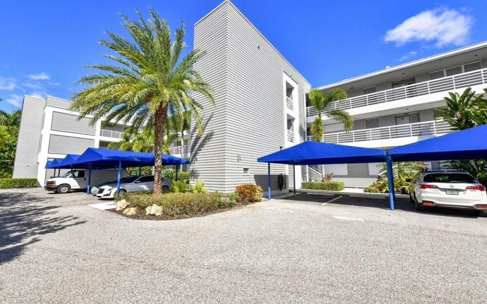 Harbor Villa Club 305