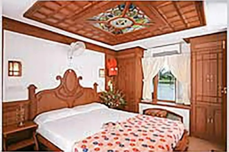 GuestHouser 3 BHK Houseboat e567