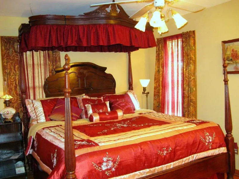 Allas Historical Bed and Breakfast, Spa and Cabana