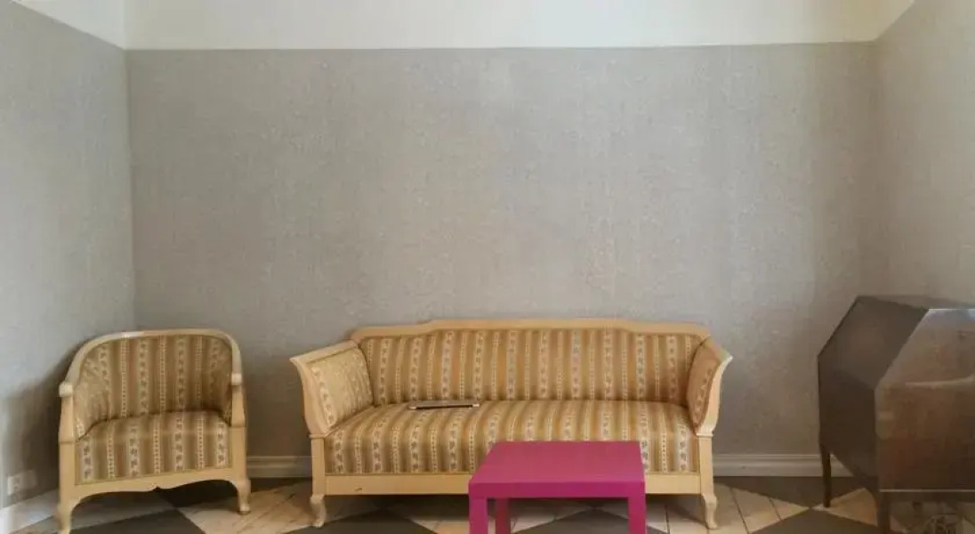 History Designer Flat