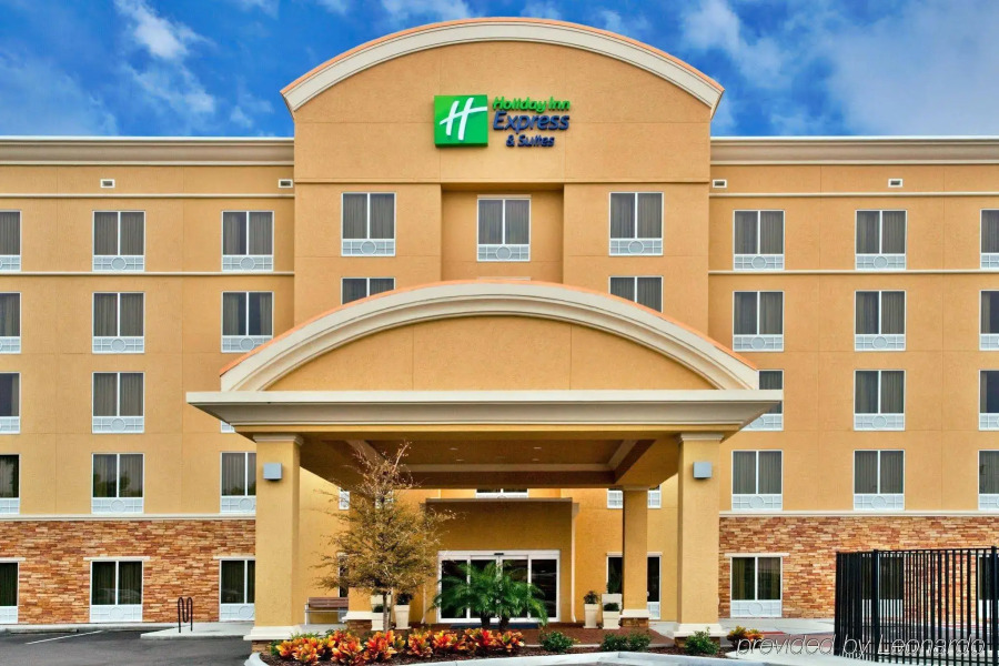 Holiday Inn Express Hotel & Suites Largo-Clearwater by IHG
