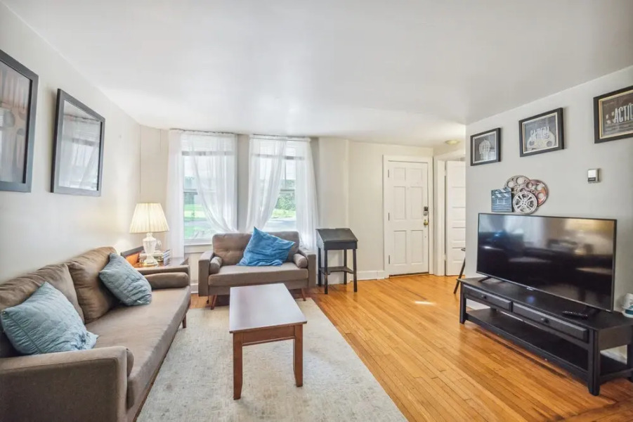 Cozy Home Best Location In Town On 7 Private Acres 2 Bedroom Cottage by Redawning