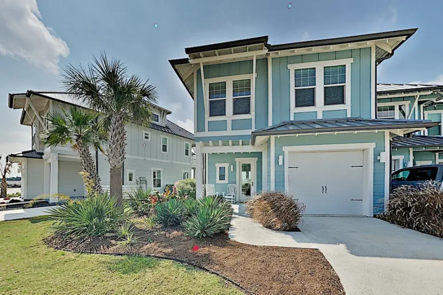 Modern Nautical Bayside W/ Infinity Pool 3 Bedroom Condo