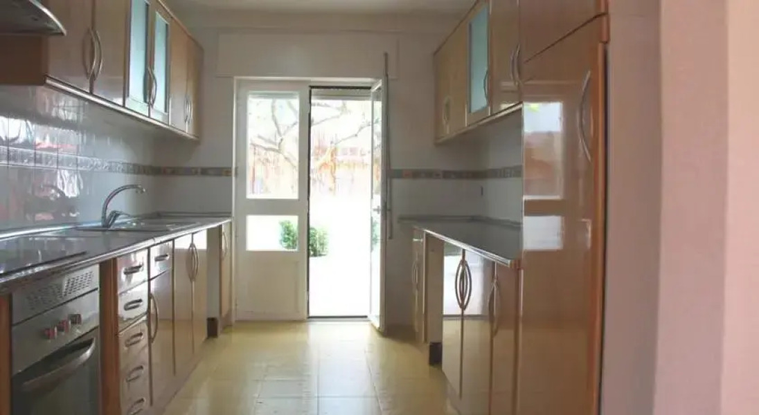 Between Lisbon and Sintra