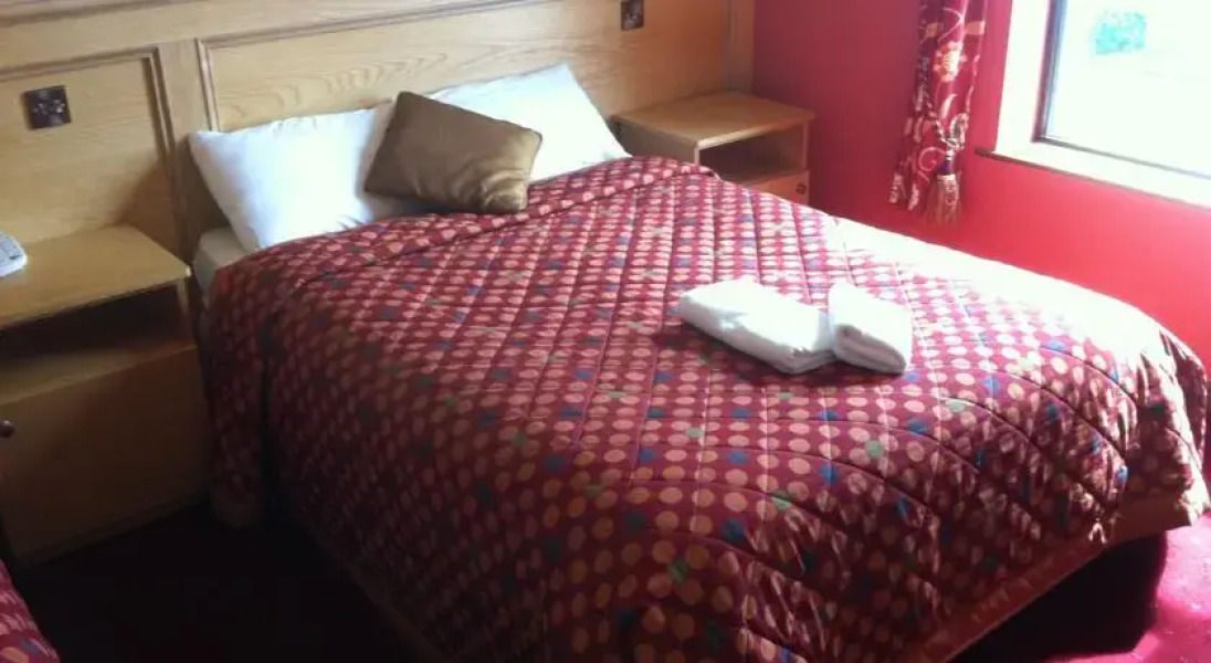 Pier House Guesthouse & Restaurant