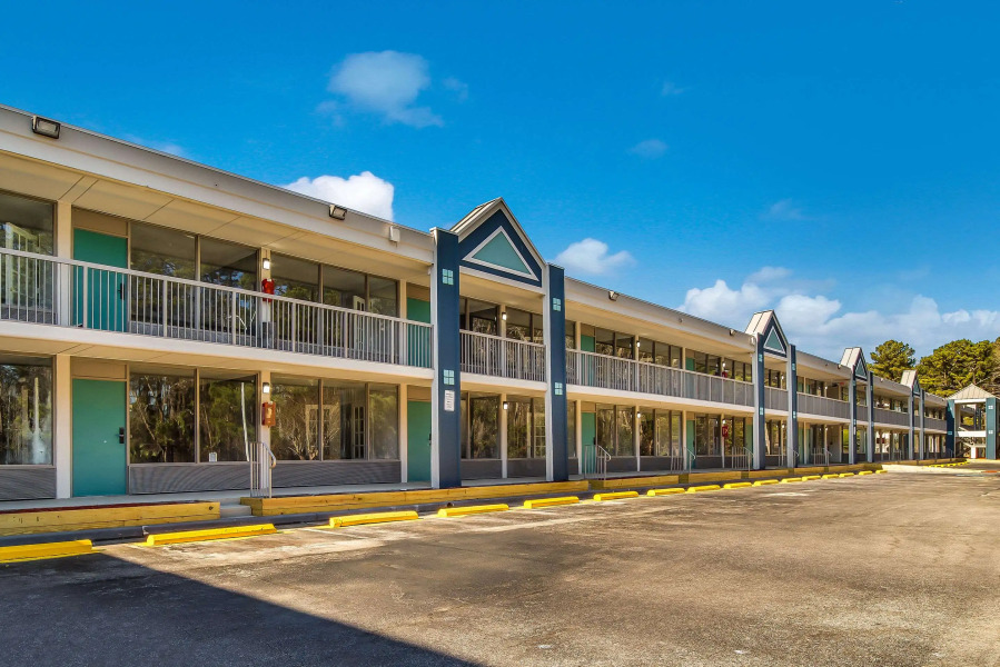 Clarion Inn & Suites Florence - Darlington