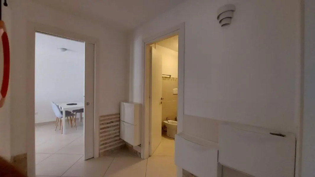 Villa Luigi a Poggio dei Pini, alloggio con giardino e posto auto