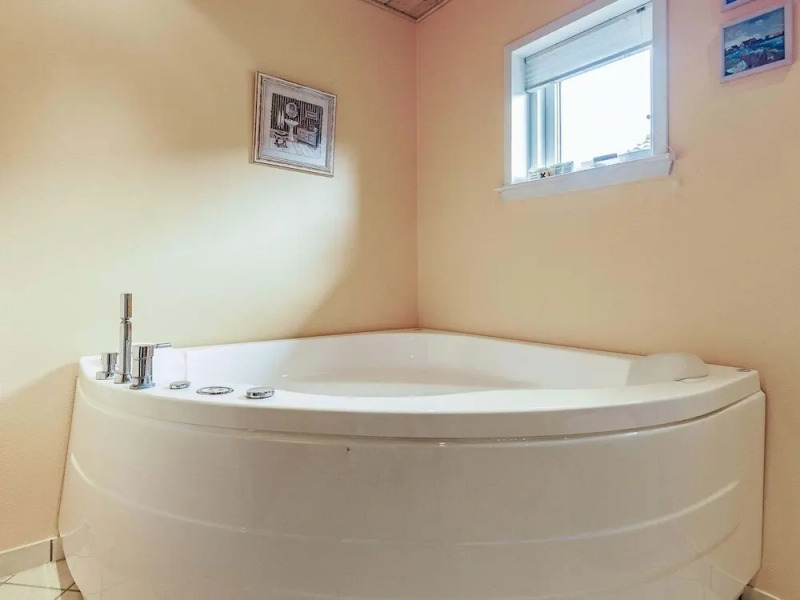 8 Person Holiday Home in Spottrup