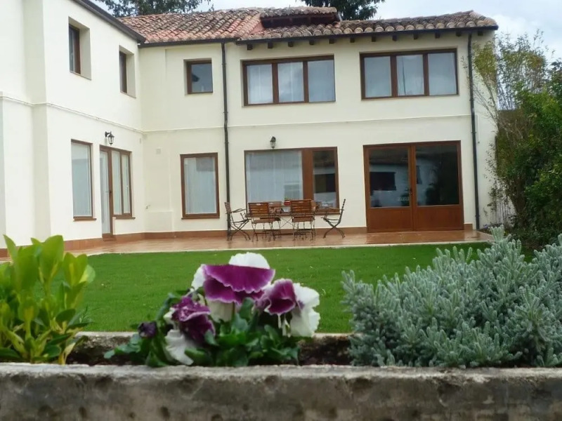 Burgos 102022 5 Bedroom Holiday home By Mo Rentals