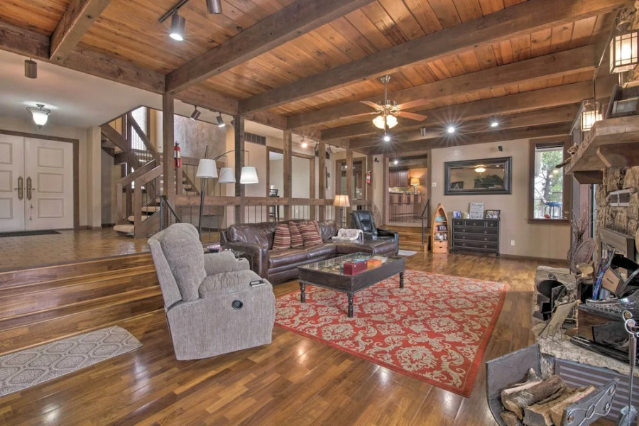 Inviting Home w/ Pool & Hot Tub on Table Rock Lake