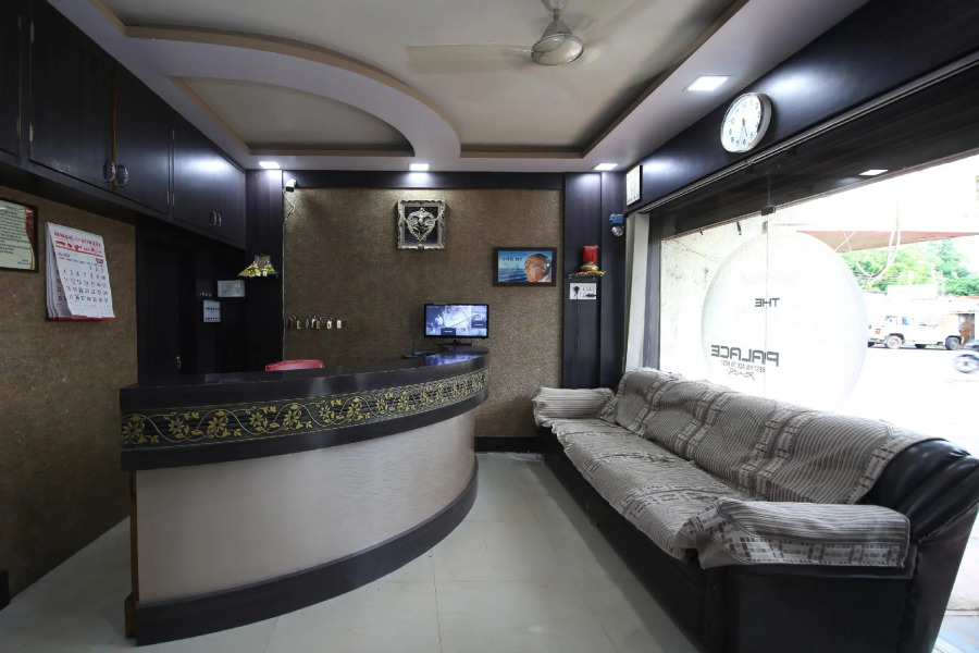 OYO 48533 Hotel Aarna Palace