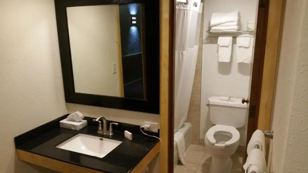 The Round Barn Lodge