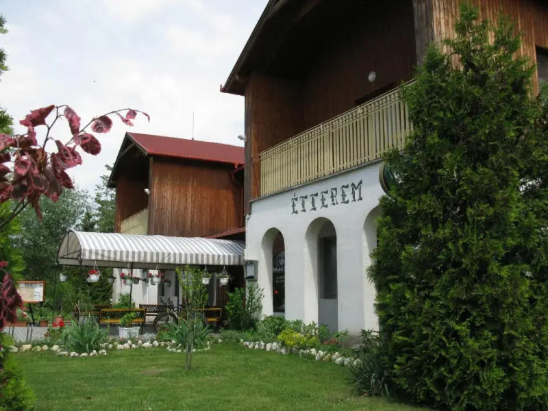 Pollushof Panzió és Étterem