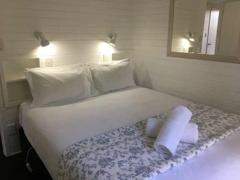 Colonial House Motel