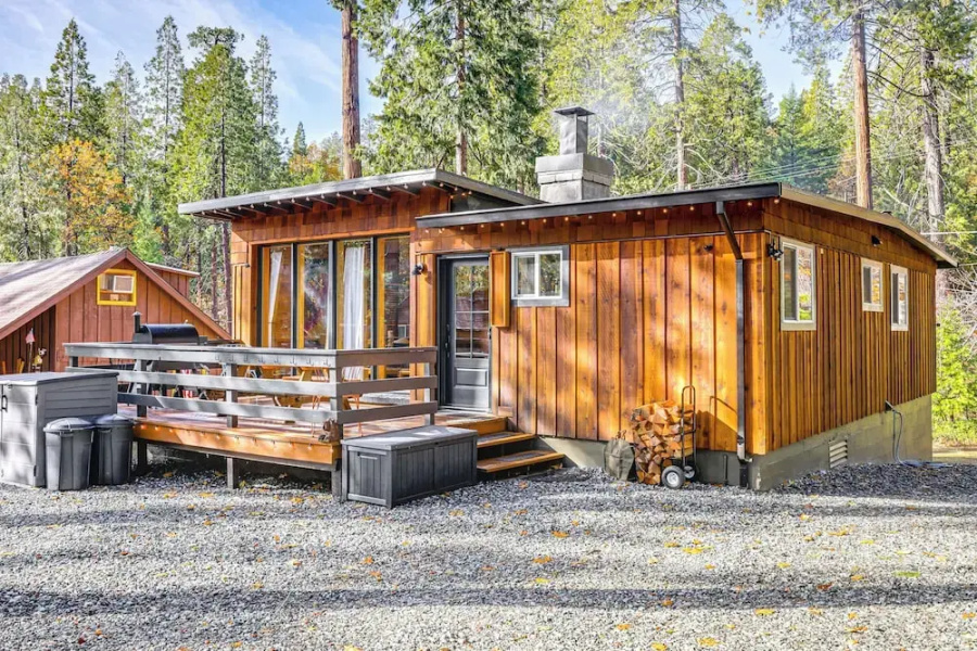 Walk to Golf, Lake: Twain Harte Cabin w/ Fireplace
