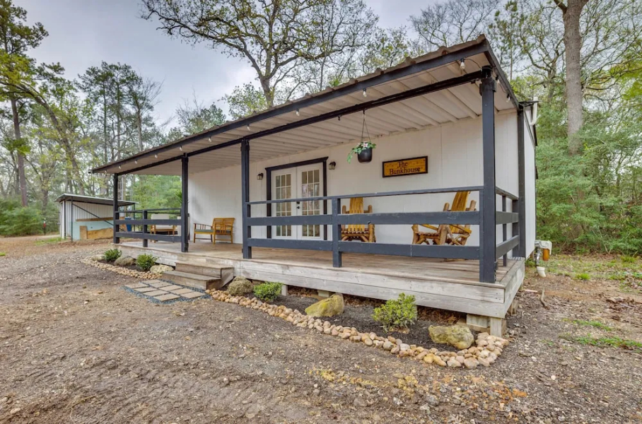 Willis Cabin on 6 Acres - Close to the Lake!