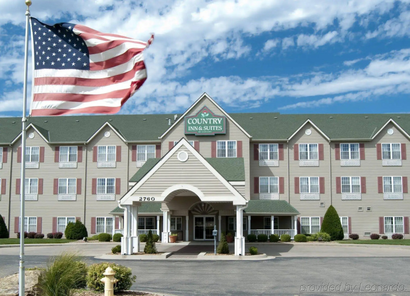 Country Inn & Suites by Radisson, Salina, KS
