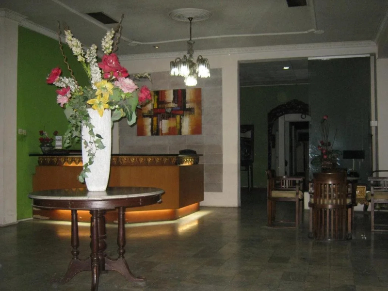 Le Paradis Hotel